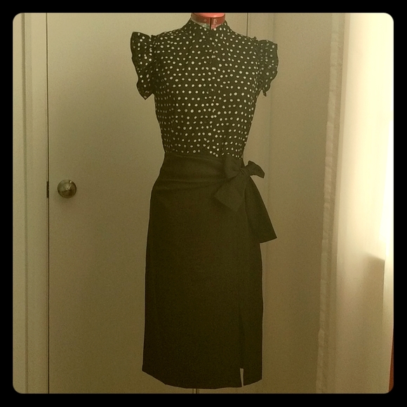 Black pencil skirt with side bow - Picture 1 of 6